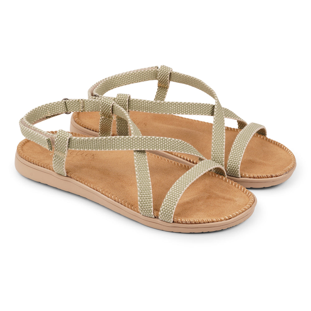 Discover Aguas Blanca, the ultimate blend of comfort and sophisticated style. Designed for effortless wear, Aguas Blanca features a luxurious suede insole that offers exceptional softness with every step. The double-layer rubber soledelivers the perfect bounce, combining durability with lightweight comfort.
Thoughtfully crafted, the sandal's elegant straps wrap securely around the heel, offering a flawless fit and enhanced stability. An adjustable heel strap ensures personalized comfort, adapting perf