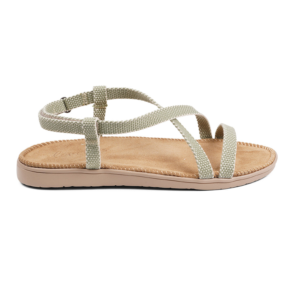 Discover Aguas Blanca, the ultimate blend of comfort and sophisticated style. Designed for effortless wear, Aguas Blanca features a luxurious suede insole that offers exceptional softness with every step. The double-layer rubber soledelivers the perfect bounce, combining durability with lightweight comfort.
Thoughtfully crafted, the sandal's elegant straps wrap securely around the heel, offering a flawless fit and enhanced stability. An adjustable heel strap ensures personalized comfort, adapting perf