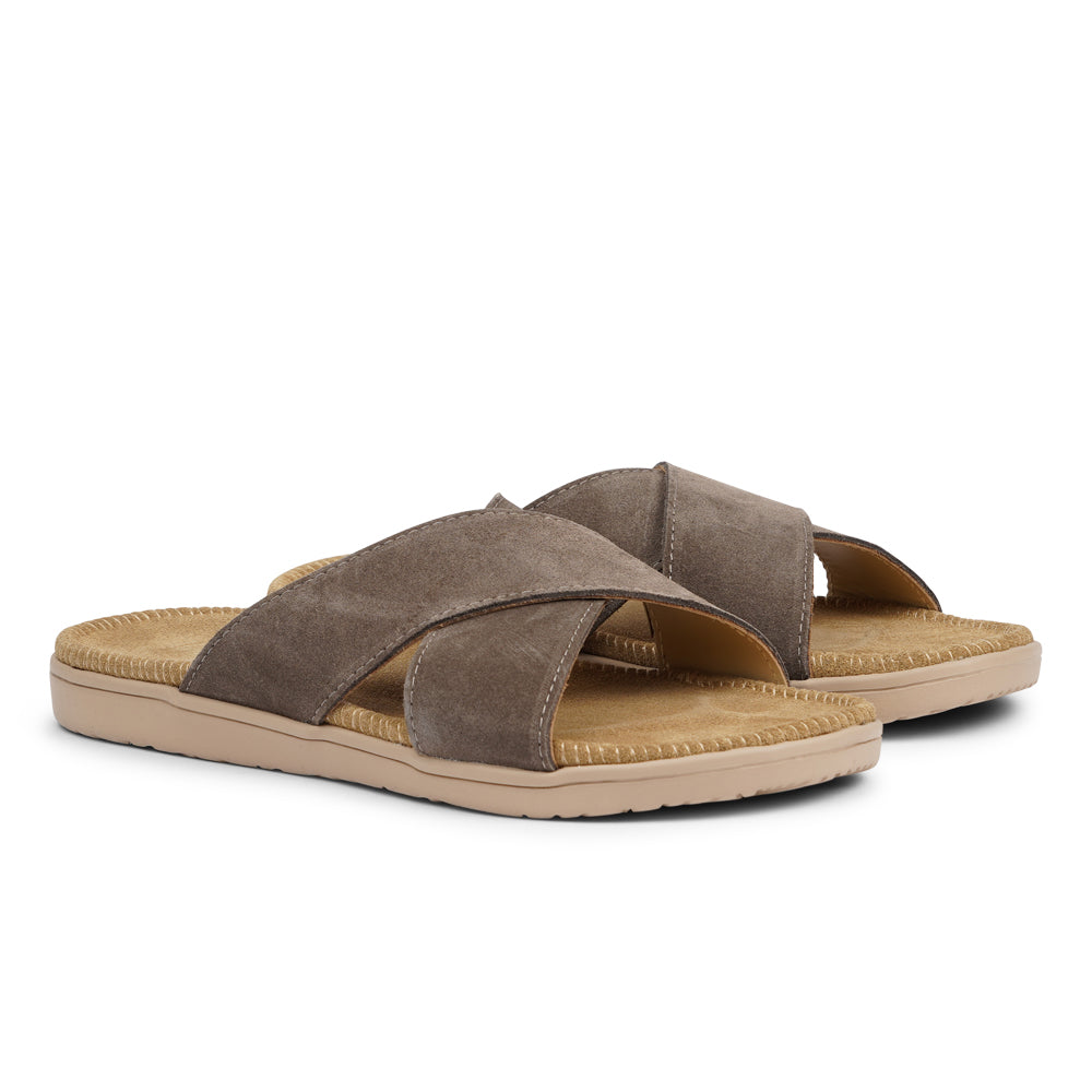 Lovelies - The Bellevue sandals are designed with your comfort in mind. The durable rubber sole and soft foam insole provide all-day cushioning and grip, allowing you to walk with confidence wherever your day takes you. Lightweight and versatile, these sandals can be dressed up or down to suit your style. Whether you're strolling along the beach, exploring a new city, or enjoying a summer soirée, these sandals will elevate your outfit and keep your feet feeling fabulous.