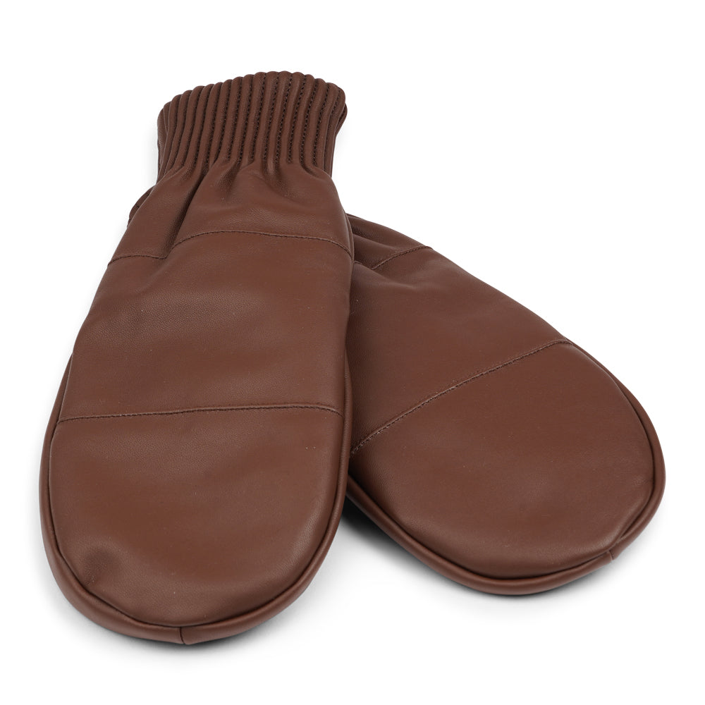 The Bergamo mittens are crafted from soft, premium leather and lined with cozy terry fleece for ultimate warmth and comfort.
Designed for a sleek, timeless look, they feature an elastic wrist for a secure fit. Perfect for cold days, these luxurious mittens combine style and practicality with ease.