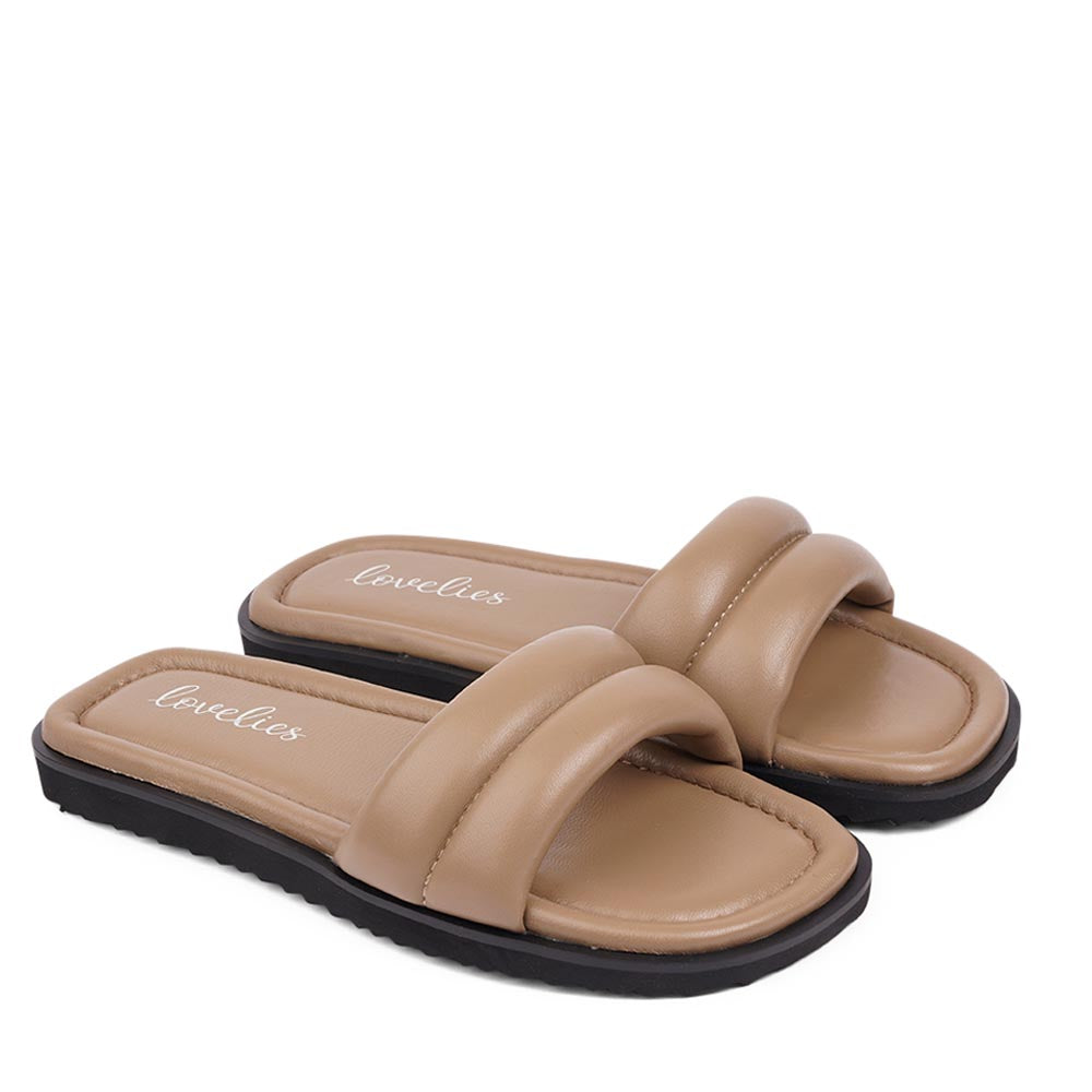 Lovelies Studio - Denmark - These exquisite sandals feature a puffy leather strap that provide a good hold, ensuring that your feet feel supported. The soft midsole, also covered in supple nappa leather, offers an extra layer of cushioning for unparalleled comfort throughout the day.