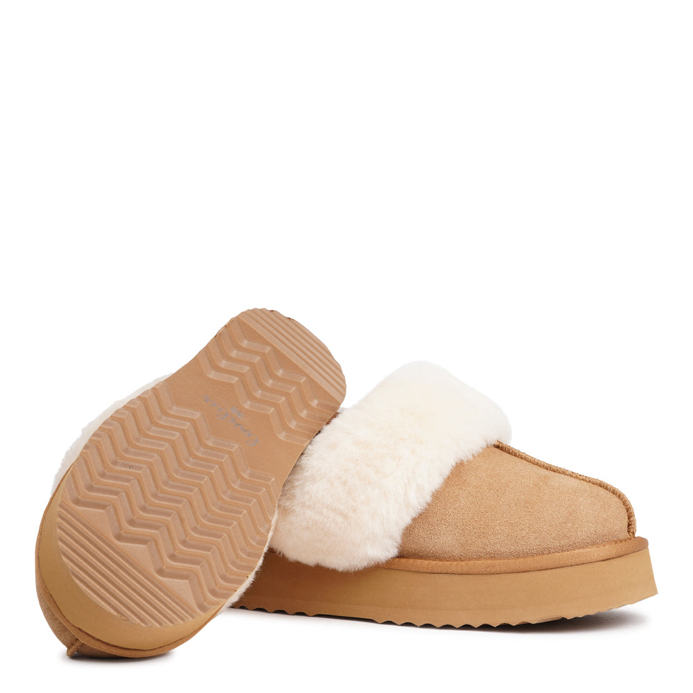 Lovelies Studio - Wrap your feet in pure comfort with Lovelies’ shearling mules — a perfect balance of warmth, softness, and timeless style. Crafted from plush natural shearling and set on durable, flexible soles, they’re designed to keep your feet snug and supported through every season.
At first wear, they may feel slightly snug across the toes and instep. Don’t worry -the natural wool will soon soften and gently mould to your feet, creating a personalised and perfectly comfortable fit.