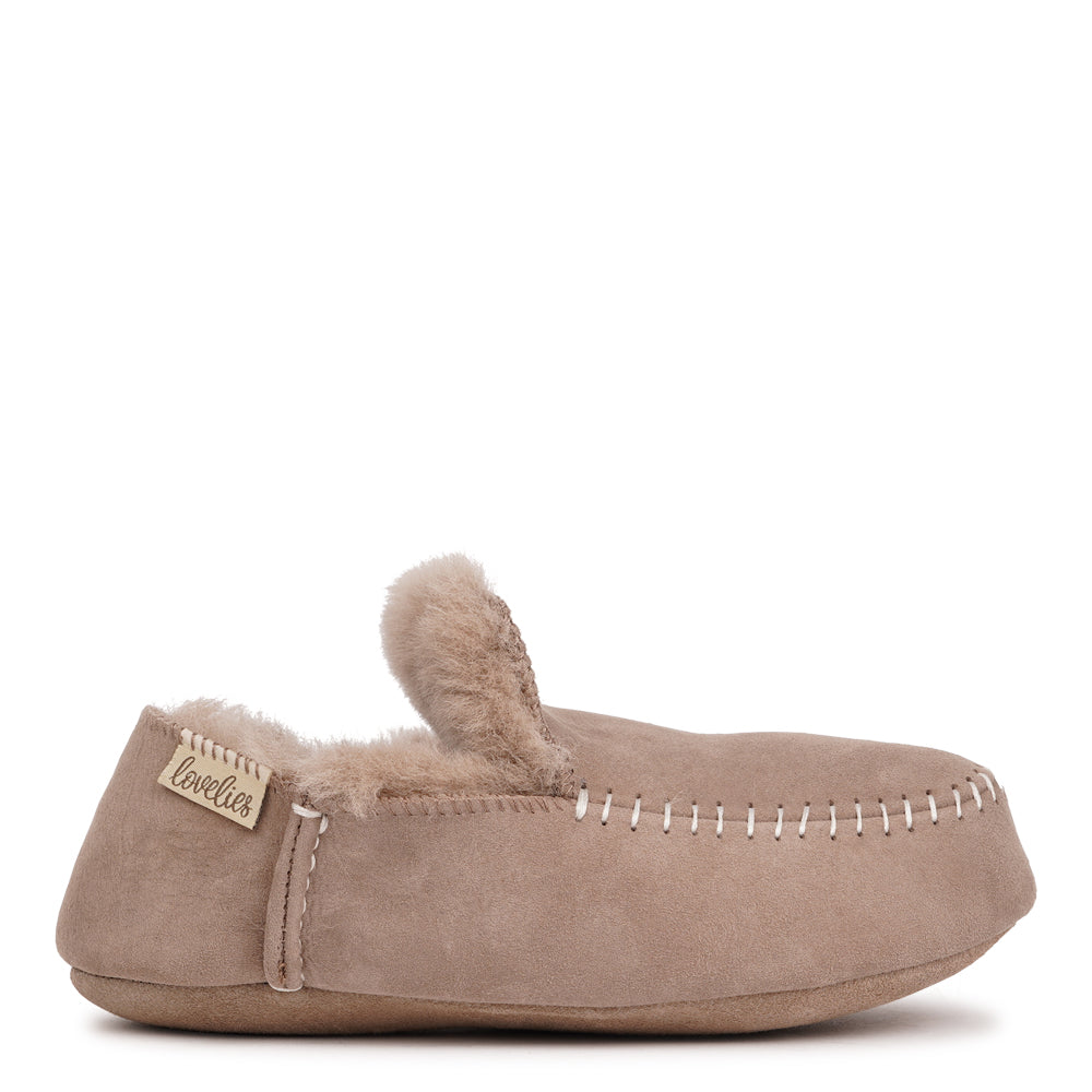 Bolo - Lovelies Studio - Denmark - Crafted from 100% premium sheepskin, the Bolo Shearling Moccasins blend refined elegance with everyday practicality — offering natural warmth, breathability, and comfort that adapts beautifully to every season.
