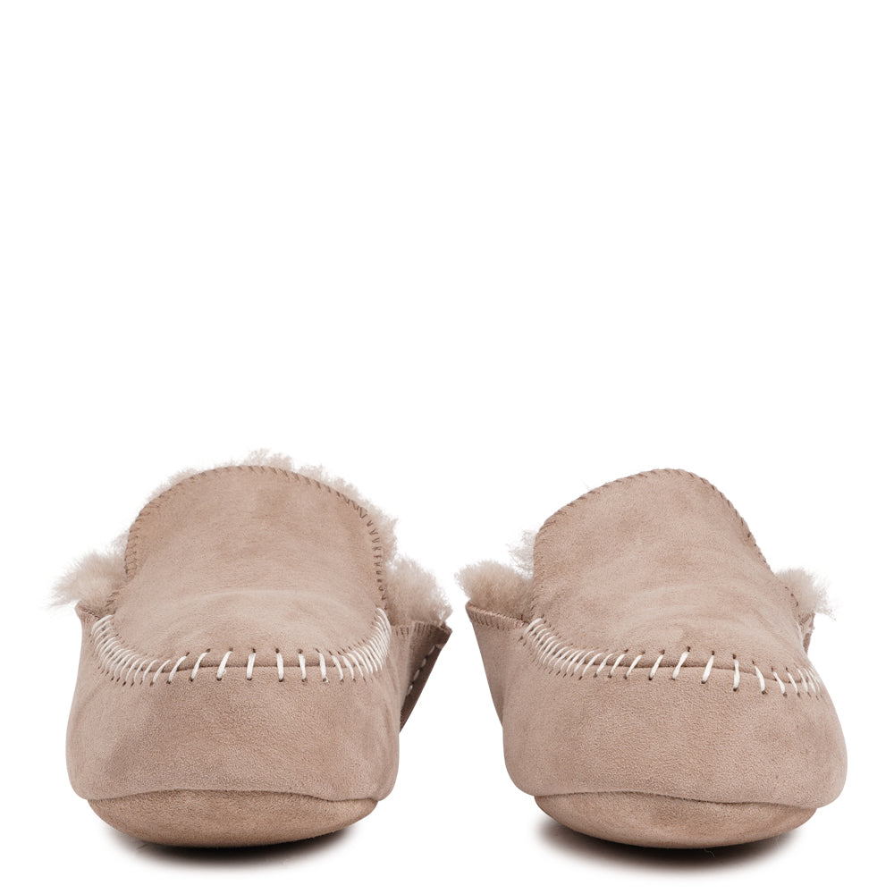 Bolo - Lovelies Studio - Denmark - Crafted from 100% premium sheepskin, the Bolo Shearling Moccasins blend refined elegance with everyday practicality — offering natural warmth, breathability, and comfort that adapts beautifully to every season.