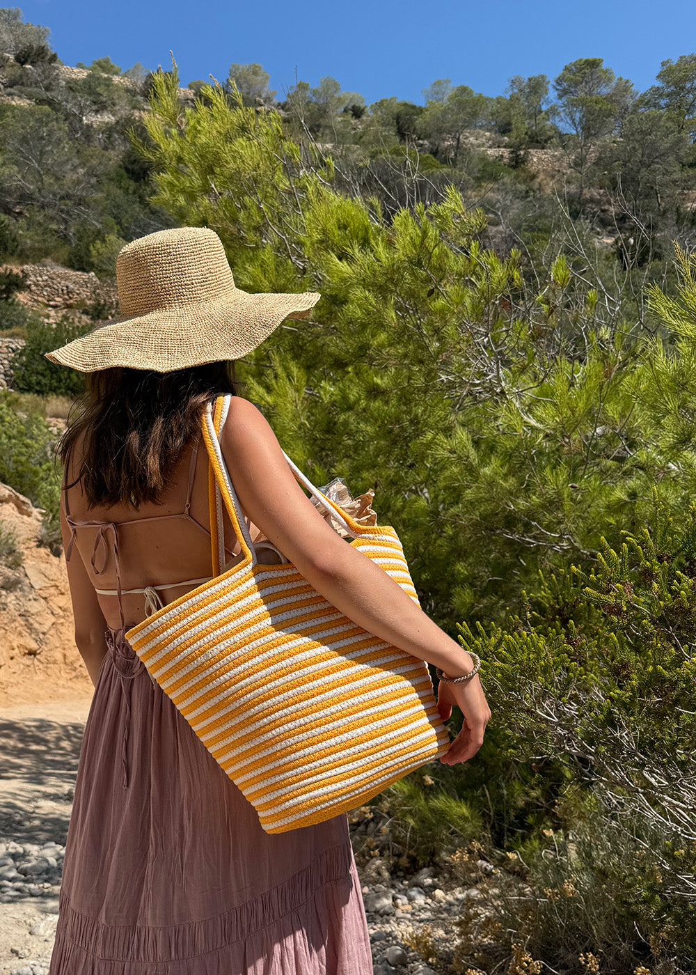 Capri Striped Cotton Tote
Turn heads this summer with the Capri Tote, a stylish and practical bag designed for sunny days. Perfect for the beach, market visits, or weekend outings, it combines a classic striped look with effortless functionality.
Available in three beautiful stripe color combinations, Capri lets you choose the perfect match for your summer style. Spacious and lightweight, it easily carries all your daily essentials while adding a fresh seasonal touch to your outfit.