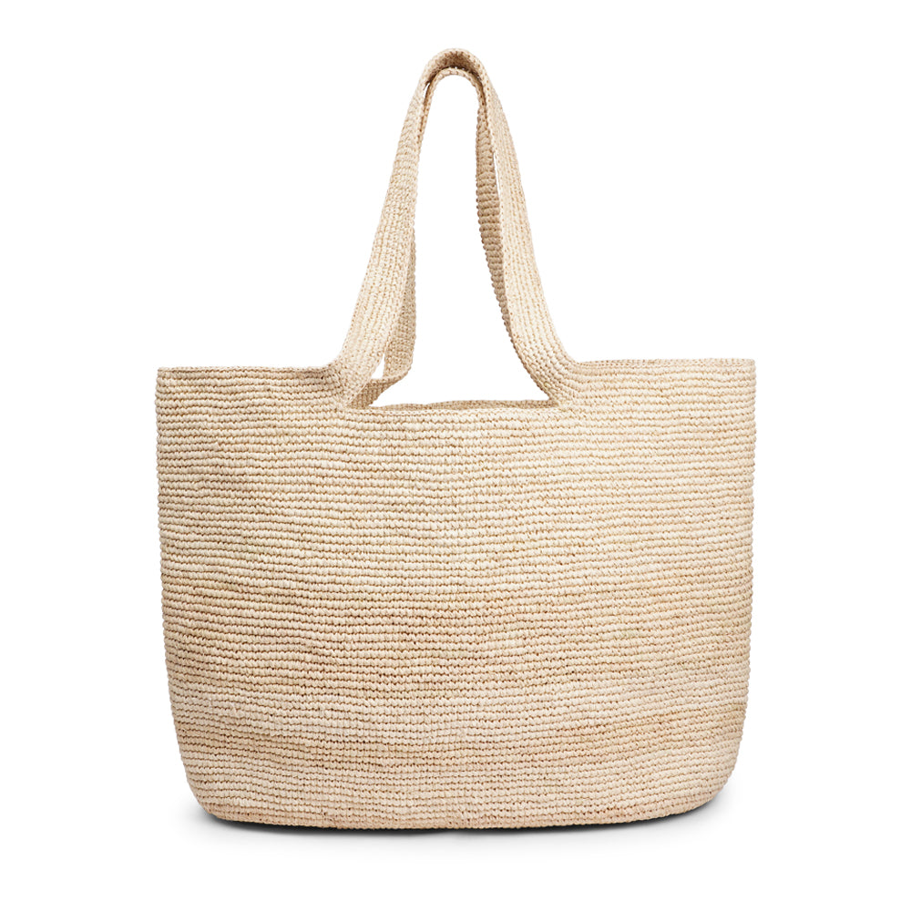 Cavallo, the charming Casual Shoulder tote bag fashioned from luxurious raffia sourced from Madagascar.  Tailored for your everyday adventures, this tote boasts a spacious main compartment to accommodate all your necessities while you're on the move.  Raffia, derived from the resilient leaves of the palm tree, is celebrated for its versatility and eco-conscious qualities, making it a sought-after material in the realm of fashion accessories.