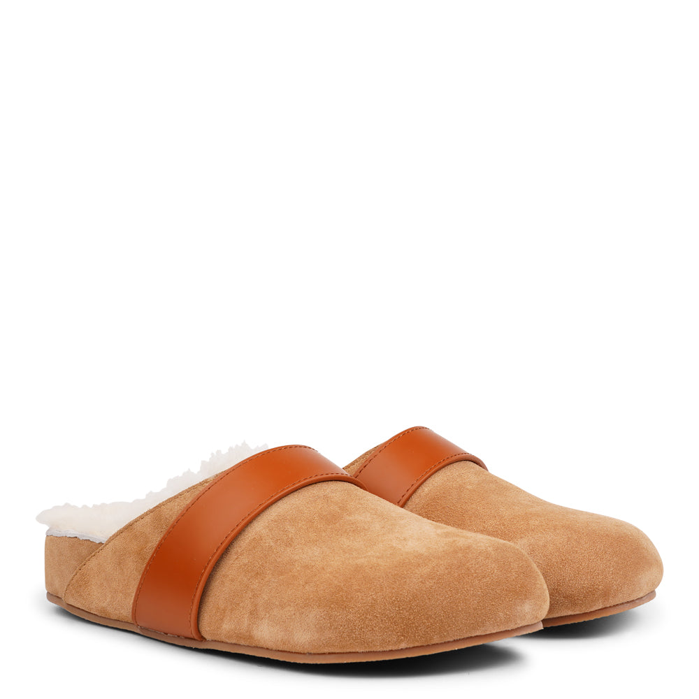 Lovelies Studio - Denmark - Suede mules with curly shearling lining. Lovelies shearling mules will bring softness and warmth to your feet. The combination of soft curly shearling and the durable cork and rubber sole <meta charset="utf-8"><span data-mce-fragment="1">guarantees the utmost comfort to the wearer.