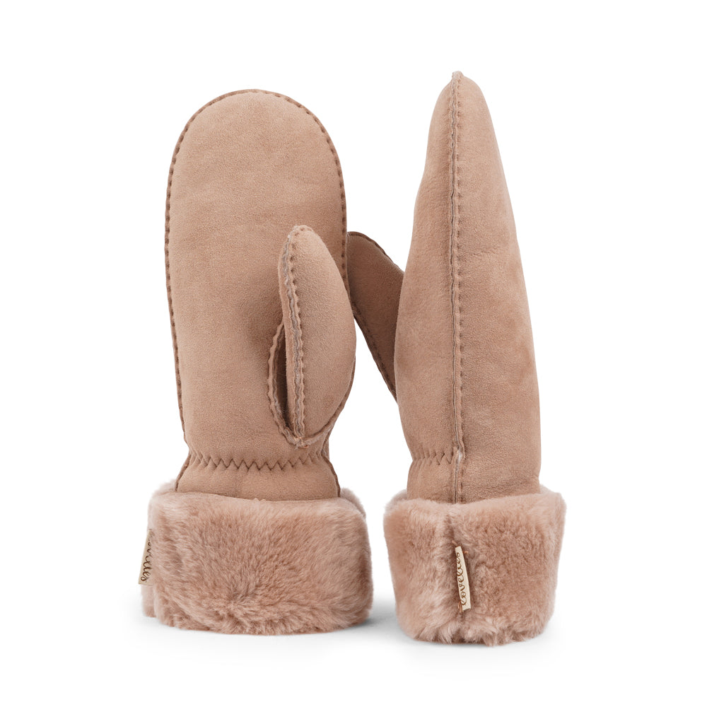 The Cima Long Shearling Mittens are crafted from 100% Australian double-faced shearling for ultimate warmth. The soft sheepskin palm and upper are complemented by a luxurious cuff and lining made of straight sheep fur.
Designed with an elastic wrist closure, these mittens offer a snug, comfortable fit. You can fold down the shearling cuff and tuck it under your coat sleeves for extra warmth, or wear the mittens over your winter sweater sleeves for added style and coziness.