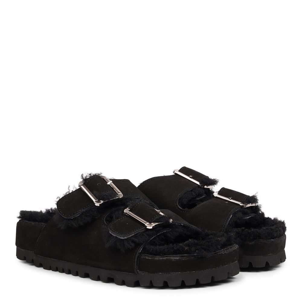 Warm shearling sandals - Lovelies shearling sandals will bring softness and warmth to your feet. The combination of soft shearling and the durable rubber sole <meta charset="utf-8"><span data-mce-fragment="1">guarantees the utmost comfort to the wearer.