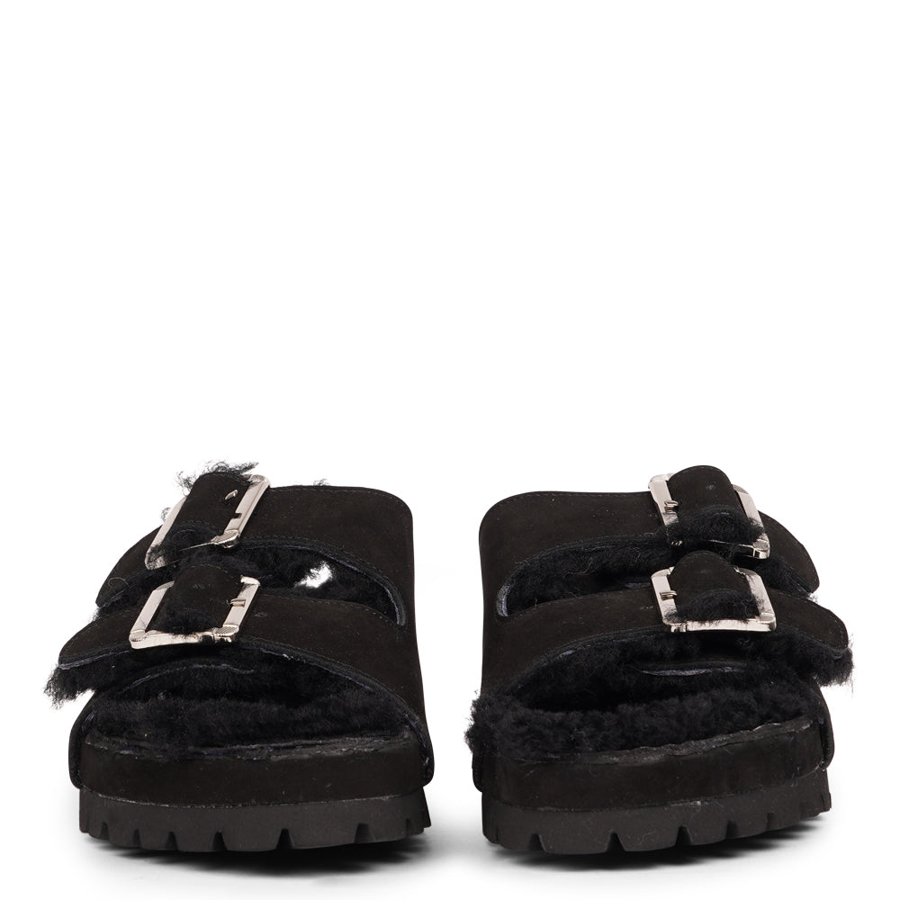 Warm shearling sandals - Lovelies shearling sandals will bring softness and warmth to your feet. The combination of soft shearling and the durable rubber sole <meta charset="utf-8"><span data-mce-fragment="1">guarantees the utmost comfort to the wearer.