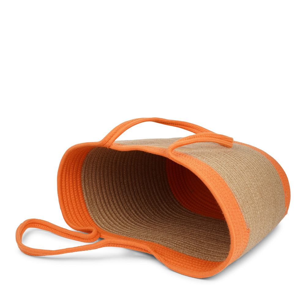 Lovelies -Turn heads this summer with the Flamencos Beach Bag, a stylish blend of iconic design and vibrant color. Whether you're off to the beach, browsing your local market, or enjoying a picnic in the park, this bag adds effortless elegance to any outing.
Designed to reflect your unique personality, the Flamencos Beach Bag comes in a variety of beautiful shades from bold and bright to soft and pastel so you can find the perfect match for your summer look.