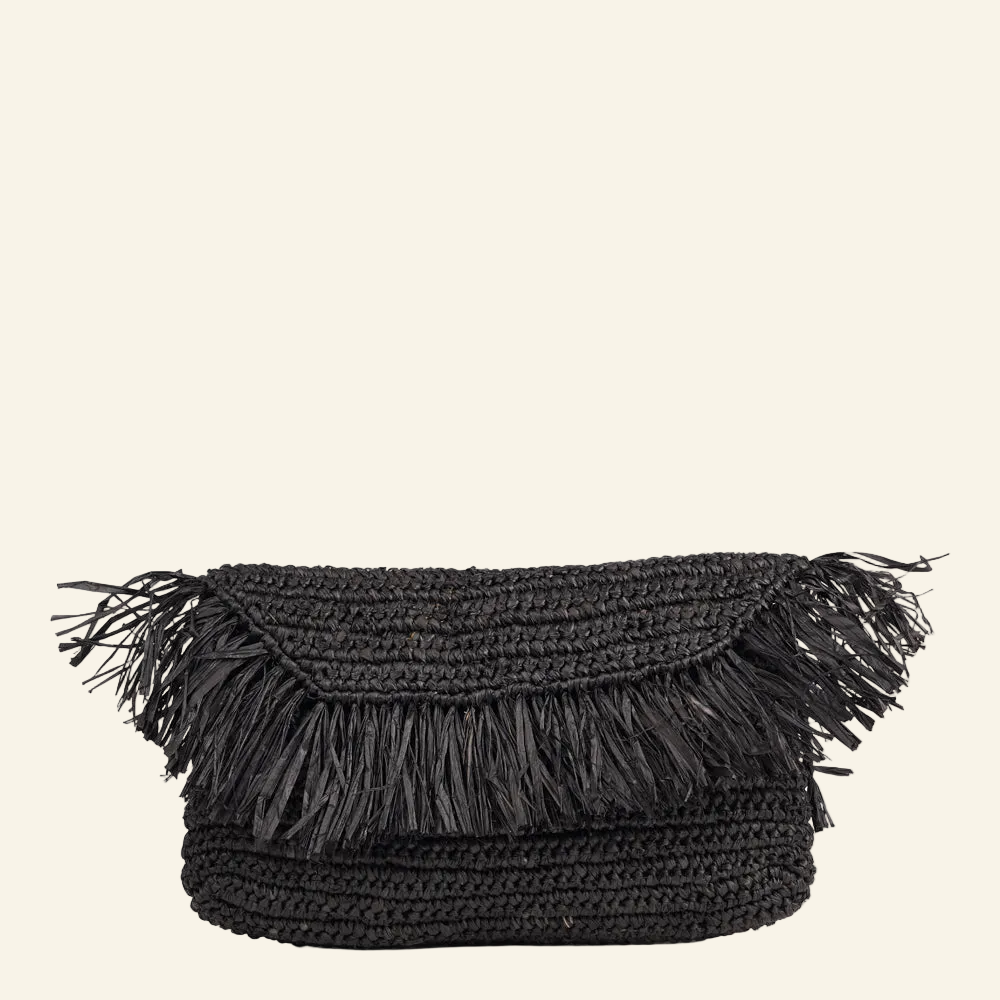 Lovelies - Fresie, the little charming clutch fashioned from luxurious raffia.
Raffia, derived from the resilient leaves of the palm tree, is celebrated for its versatility and eco-conscious qualities, making it a sought-after material in the realm of fashion accessories.
Handcrafted with precision, raffia handbags epitomize a blend of casual sophistication, suitable for a myriad of occasions, be it a leisurely outing or a formal affair.