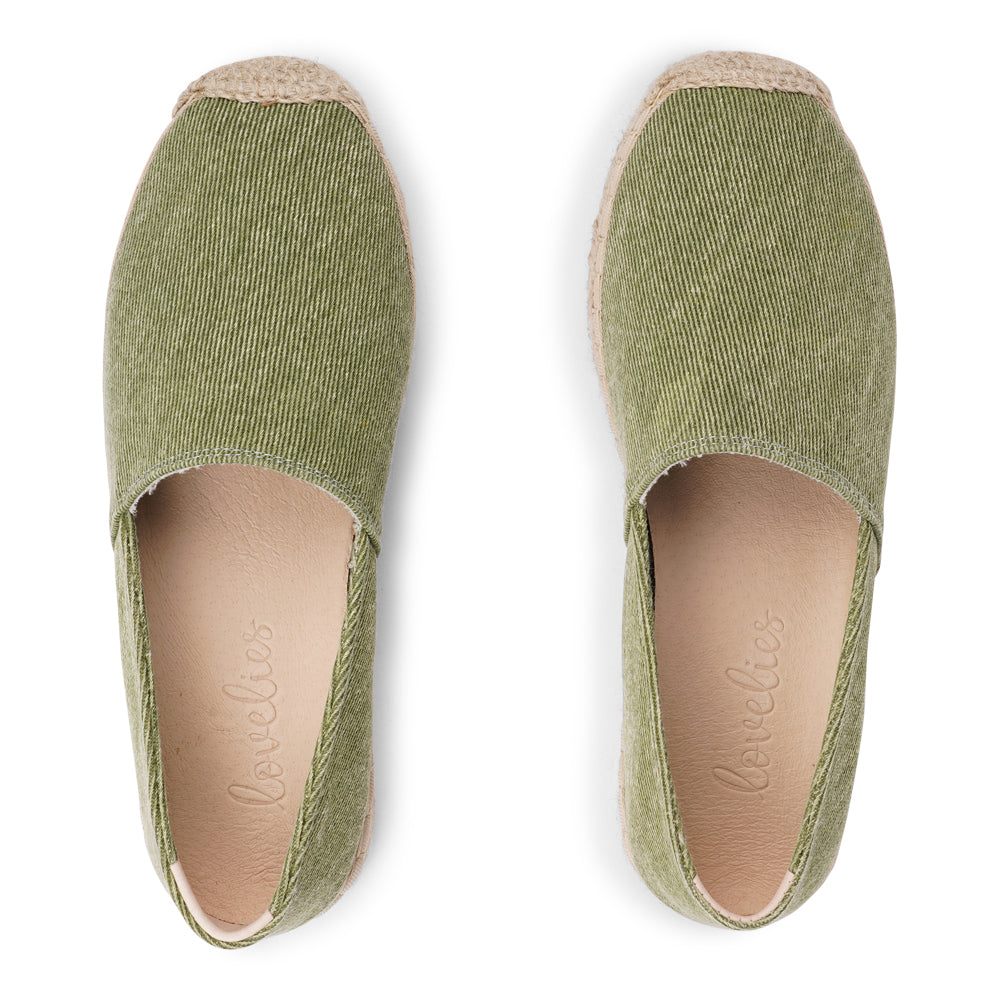 Lovelies Studio - With a soft denim upper, our espadrilles emanate an aura of effortless coolness and sophistication. The supple leather lining not only exudes chic aesthetics but also ensures a snug fit that conforms to your feet. Prioritizing durability, we've outfitted these espadrilles with rubber soles of the highest quality.