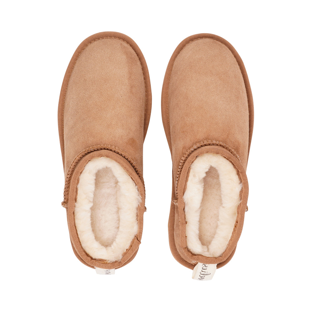 Genini Shearling Boots aren't just a fashion statement; they're a statement of quality and environmental responsibility. We are proud to hold the LWG Environmental GOLD RATED Certification, a testament to our commitment to sustainable and eco-friendly practices.