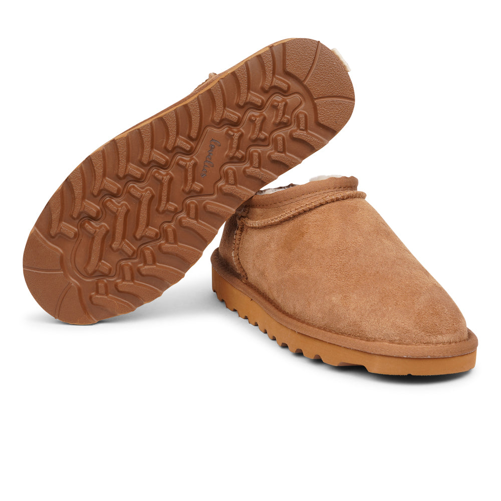 Genini Shearling Boots aren't just a fashion statement; they're a statement of quality and environmental responsibility. We are proud to hold the LWG Environmental GOLD RATED Certification, a testament to our commitment to sustainable and eco-friendly practices.