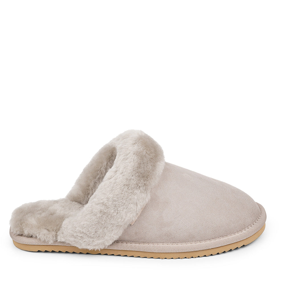 Lovelies shearling slippers are the essence of comfortability. When you’re in the need of surrounding your feet in soft and warm slippers, Lovelies shearling slippers are the answer. With soft and durable soles, warm shearling and a gorgeous design, you’ll never want to wear any other home-shoe to make you feel at ease.