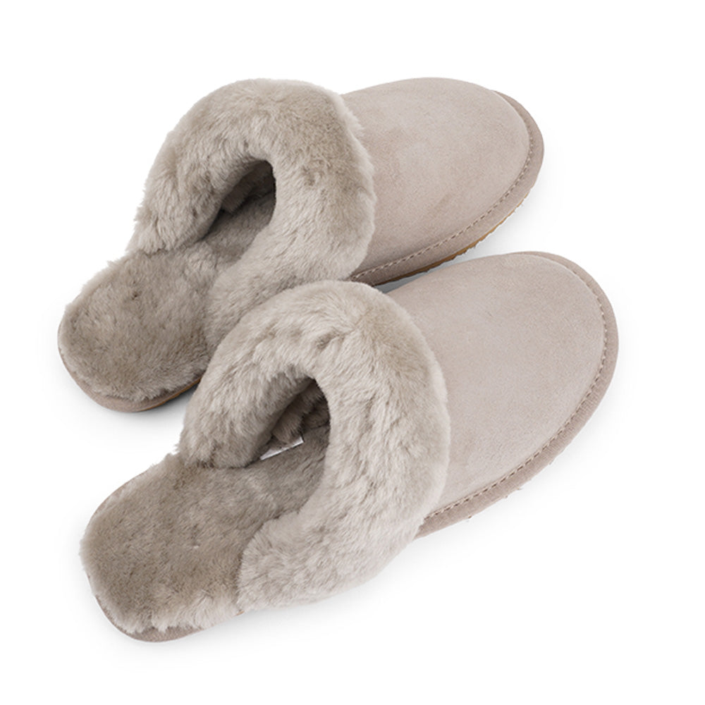 Lovelies shearling slippers are the essence of comfortability. When you’re in the need of surrounding your feet in soft and warm slippers, Lovelies shearling slippers are the answer. With soft and durable soles, warm shearling and a gorgeous design, you’ll never want to wear any other home-shoe to make you feel at ease.