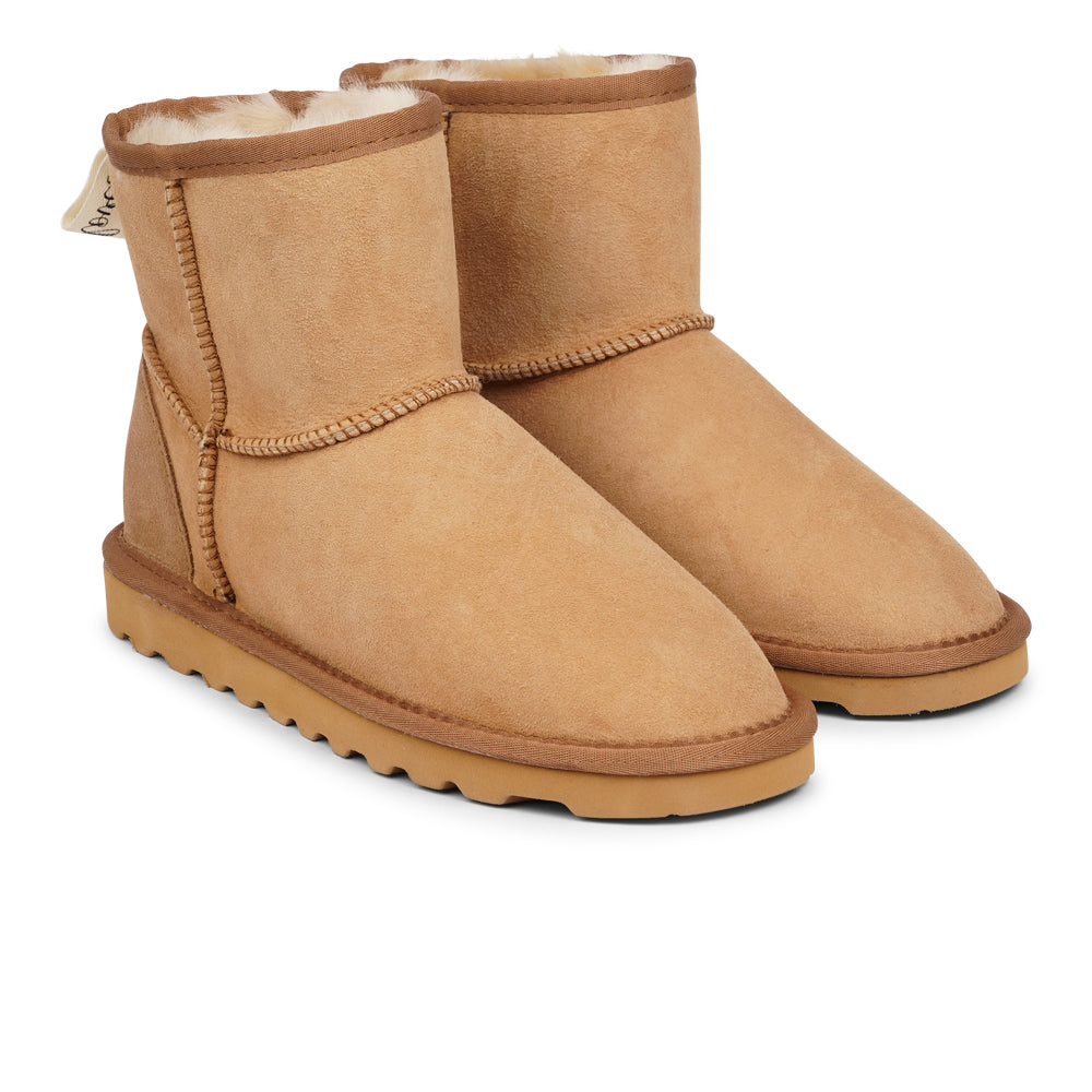 Lovelies Gower Shearling Boots aren't just a fashion statement; they're a statement of quality and environmental responsibility. We are proud to hold the LWG Environmental GOLD RATED Certification, a testament to our commitment to sustainable and eco-friendly practices.