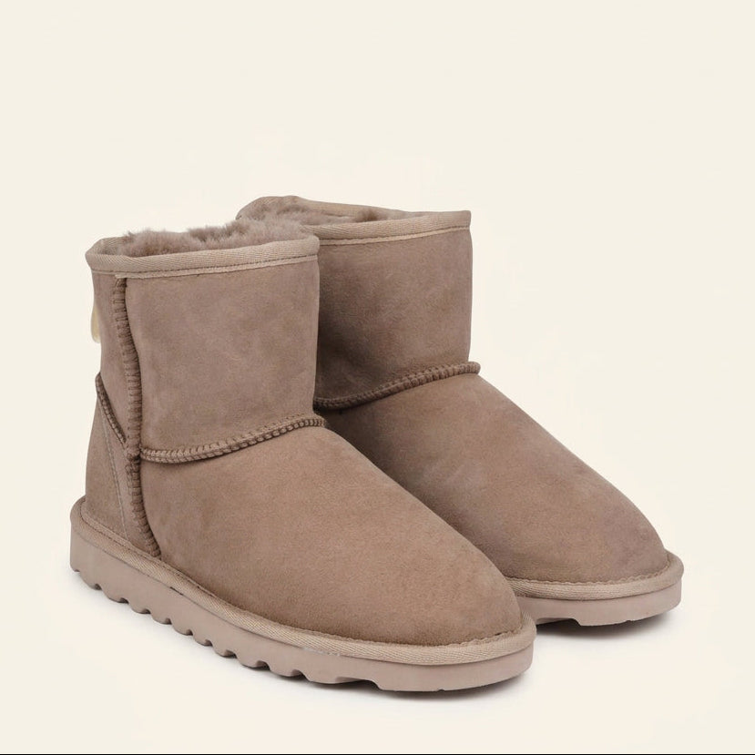 Lovelies Gower Shearling Boots aren't just a fashion statement; they're a statement of quality and environmental responsibility. We are proud to hold the LWG Environmental GOLD RATED Certification, a testament to our commitment to sustainable and eco-friendly practices.