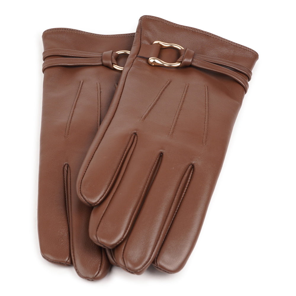A refined leather glove finished with a sleek D-ring detail for a subtle statement of style. Soft, supple, and beautifully tailored, GUGNO brings a touch of edge to a classic silhouette — perfect for adding polish to any cold-weather look.
Touchscreen-compatible, so you can use your smartphone without ever taking them off.