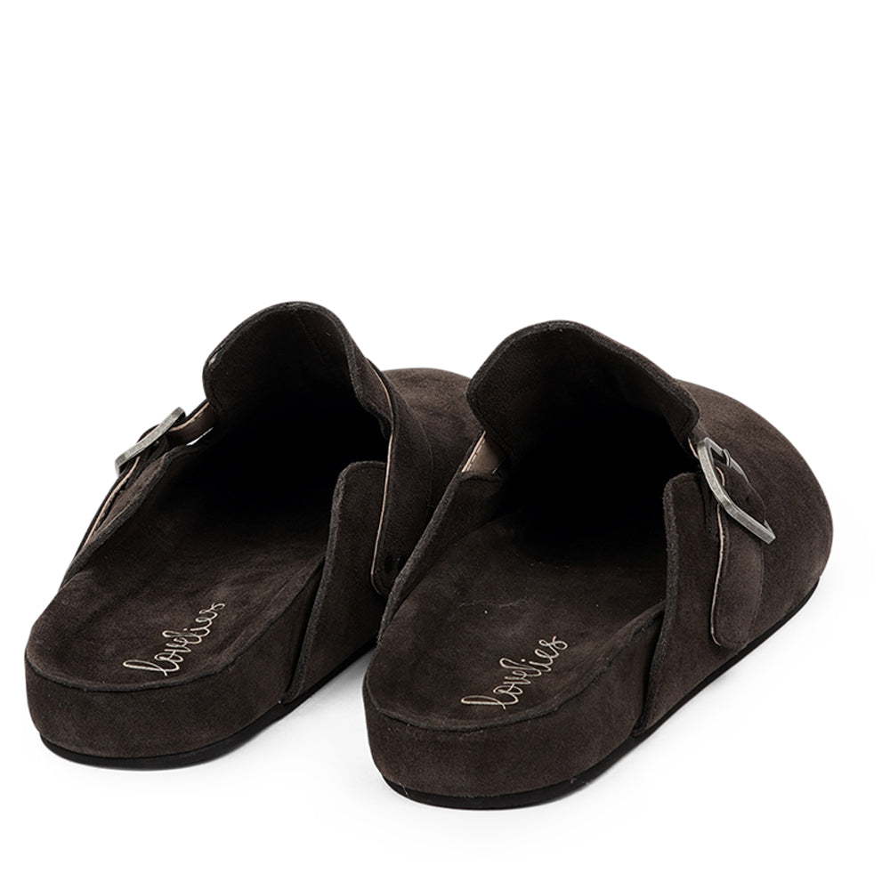 Elevate your footwear game with our exquisite Kamakura Suede Mules. These lovelies are designed to cocoon your feet in a world of softness and warmth. Crafted from sumptuous suede and equipped with a durable rubber sole, these mules ensure the utmost comfort with every step you take.