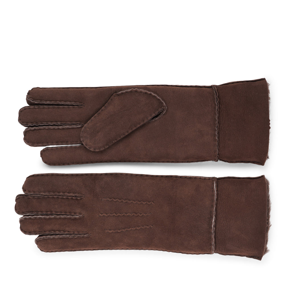 Lovelies Studio - Enhance your winter style with our luxurious Kelly Long Shearling Gloves. Made from soft sheep leather, these gloves offer a perfect blend of sophistication and warmth for the colder seasons.
Their elongated, slim design creates a sleek, feminine silhouette, ensuring you stay cozy while adding a chic, polished finish to any outfit.