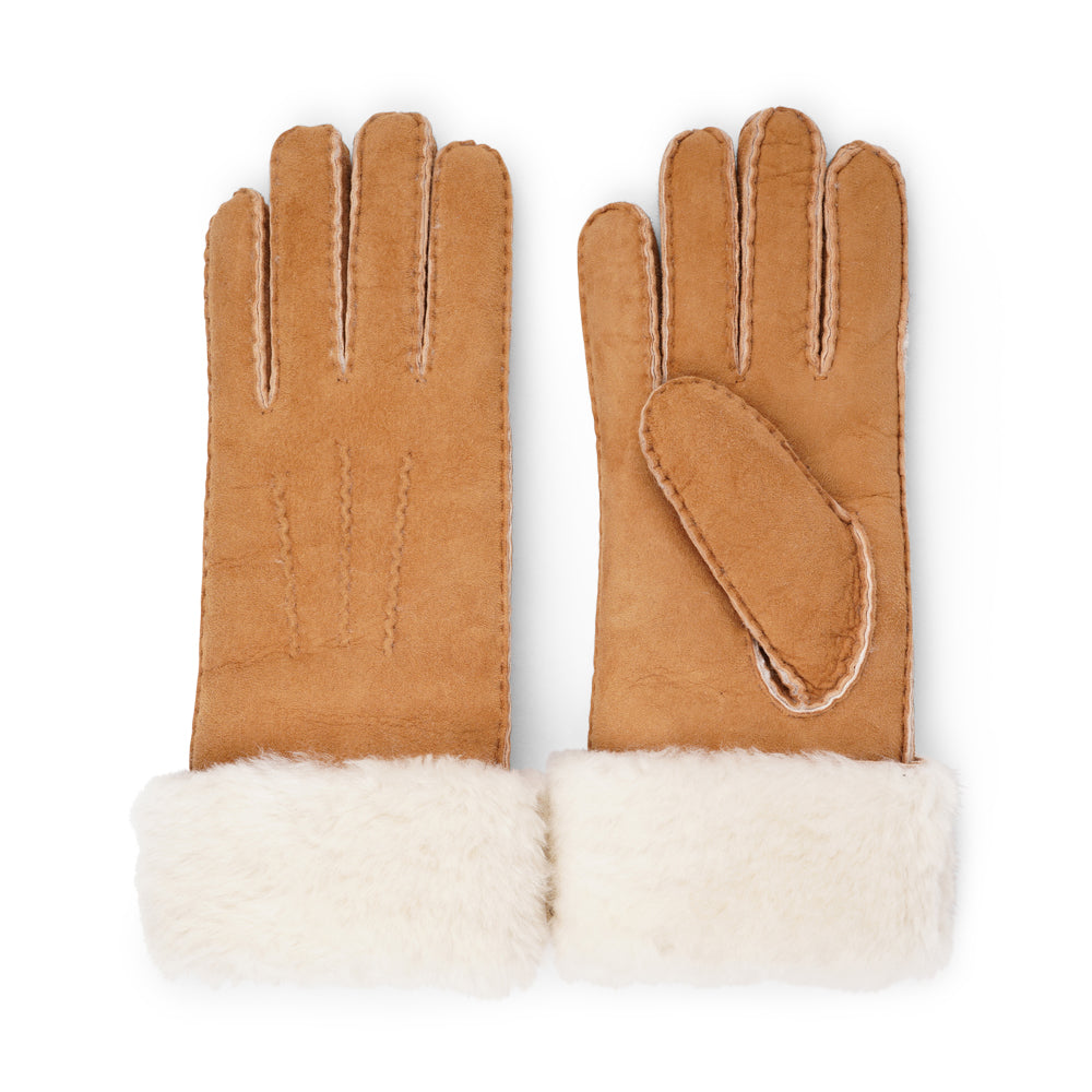Lovelies Studio - Enhance your winter style with our luxurious Kelly Long Shearling Gloves. Made from soft sheep leather, these gloves offer a perfect blend of sophistication and warmth for the colder seasons.
Their elongated, slim design creates a sleek, feminine silhouette, ensuring you stay cozy while adding a chic, polished finish to any outfit.