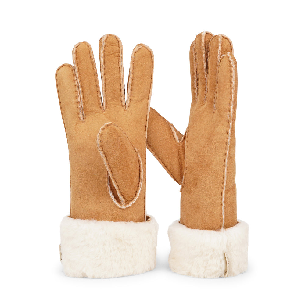 Lovelies Studio - Enhance your winter style with our luxurious Kelly Long Shearling Gloves. Made from soft sheep leather, these gloves offer a perfect blend of sophistication and warmth for the colder seasons.
Their elongated, slim design creates a sleek, feminine silhouette, ensuring you stay cozy while adding a chic, polished finish to any outfit.