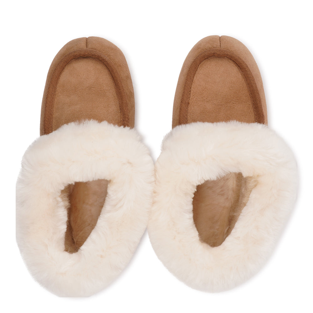 LoCrafted from 100% premium sheepskin, the Locanda Shearling Moccasins blend refined elegance with everyday practicality — offering natural warmth, breathability, and comfort that adapts beautifully to every season.
We’re proud to share that the Locanda Shearling Moccasins are LWG Environmental GOLD Rated, reflecting our dedication to responsible craftsmanship and sustainable practices.
Step into the world of Locanda and discover footwear that goes beyond the ordinary — timeless in design, irresistibly soft