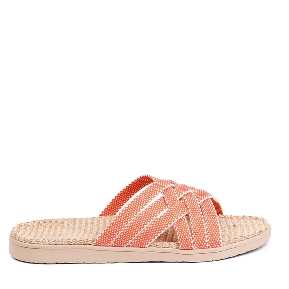 Lovelies Studio - Discover the captivating Matara sandal, named after the enchanting beach of Sri Lanka. This sumptuous sandal is composed of luxuriantly soft and resilient gum rubber, with a natural jute innersole. The closely woven cotton straps infuse a delicate and fanciful aesthetic, providing an effortless sophistication for any ensemble. With its delicate and soft fabrics, you feel at ease and elegant at the same time.
