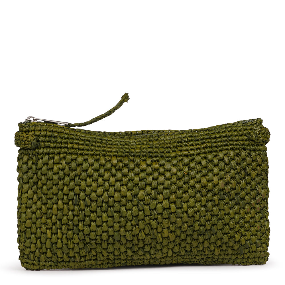 Meliso, the little charming clutch fashioned from luxurious raffia sourced from Madagascar.
Raffia, derived from the resilient leaves of the palm tree, is celebrated for its versatility and eco-conscious qualities, making it a sought-after material in the realm of fashion accessories.