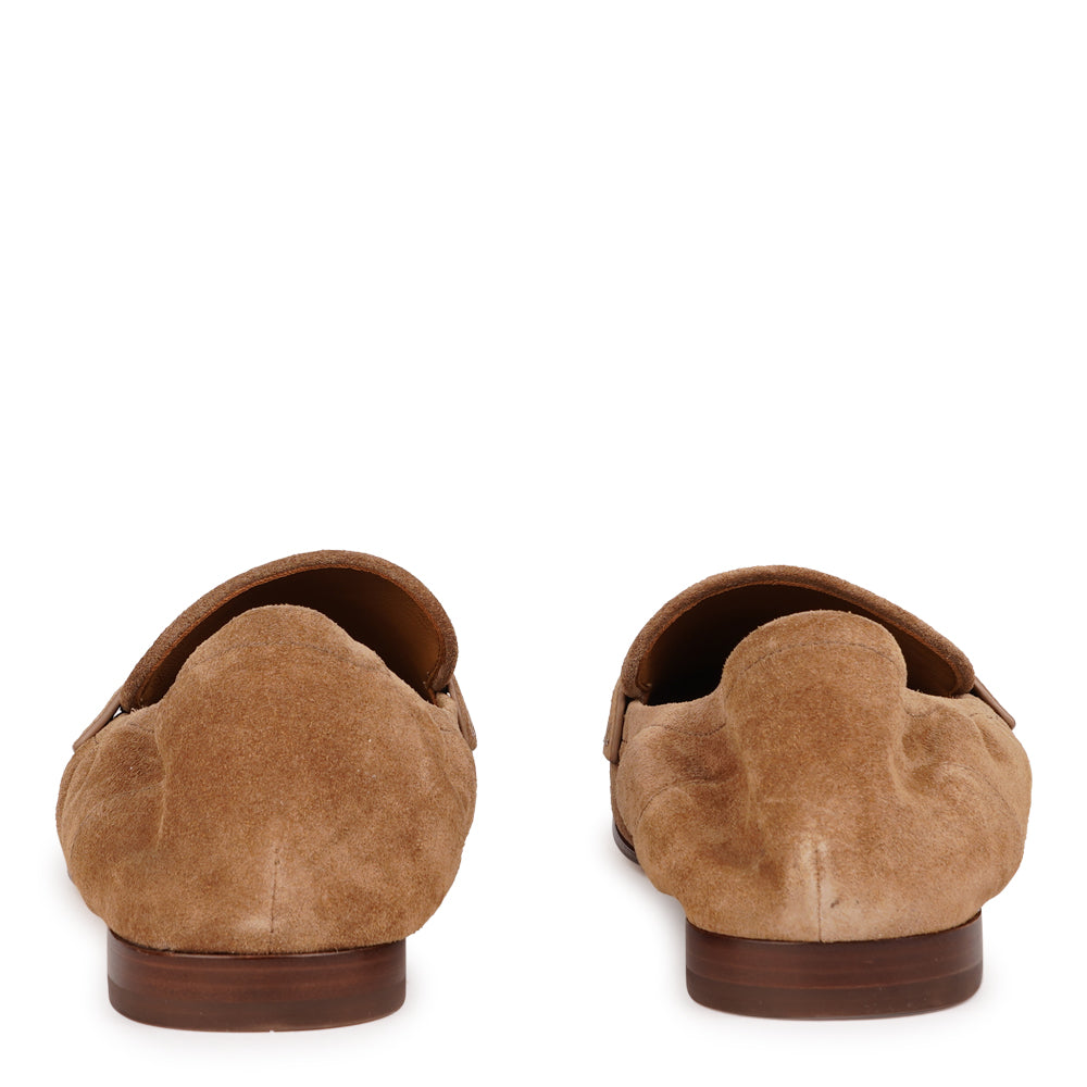 Mileto is a handcrafted Italian suede loafer that combines timeless elegance with contemporary cool.
Each pair is meticulously made using premium cow suede, delivering a soft, luxurious feel underfoot. The loafer features a full leather construction - from the supple suede upper to the leather lining, footbed, and durable leather outsole. Every detail reflects quality craftsmanship designed to age beautifully.
LWG Environmental GOLD RATED certified, ensuring responsible leather sourcing and production. A