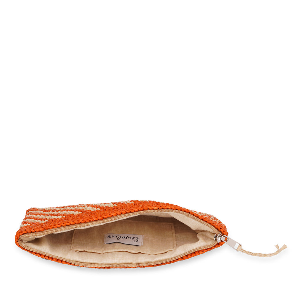 Lovelies Studio - Mimose, the little charming clutch fashioned from luxurious raffia sourced from Madagascar. Raffia, derived from the resilient leaves of the palm tree, is celebrated for its versatility and eco-conscious qualities, making it a sought-after material in the realm of fashion accessories. Handcrafted with precision, raffia handbags epitomize a blend of casual sophistication, suitable for a myriad of occasions, be it a leisurely outing or a formal affair.