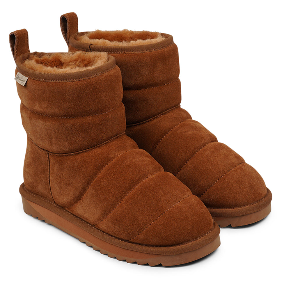Lovelies - Nebo - Nebo, the epitome of cozy chic, is here to elevate your autumn and winter footwear game. These mid-high shearling boots are designed to envelop your feet in softness and warmth, making every step a delight. Crafted with both comfort and durability in mind, Nebo boasts a soft and resilient rubber sole that's perfect for tackling wintery conditions.