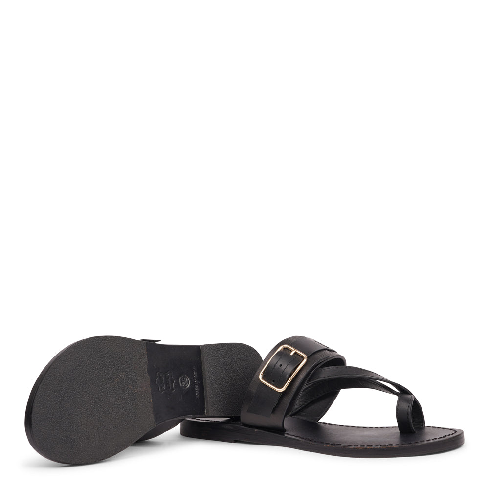 Meet Olio, our expertly handcrafted leather sandal that blends feminine charm with all-day wearability. Designed with a single adjustable buckle, it offers a secure, tailored fit that adapts effortlessly to your lifestyle.
Crafted from vegetable-tanned buffalo leather, the straps are soft, durable, and built to last. Finished with a leather sole and rubber grip, Olio ensures stability and comfort with every step—perfect for both relaxed days and dressed-up moments.