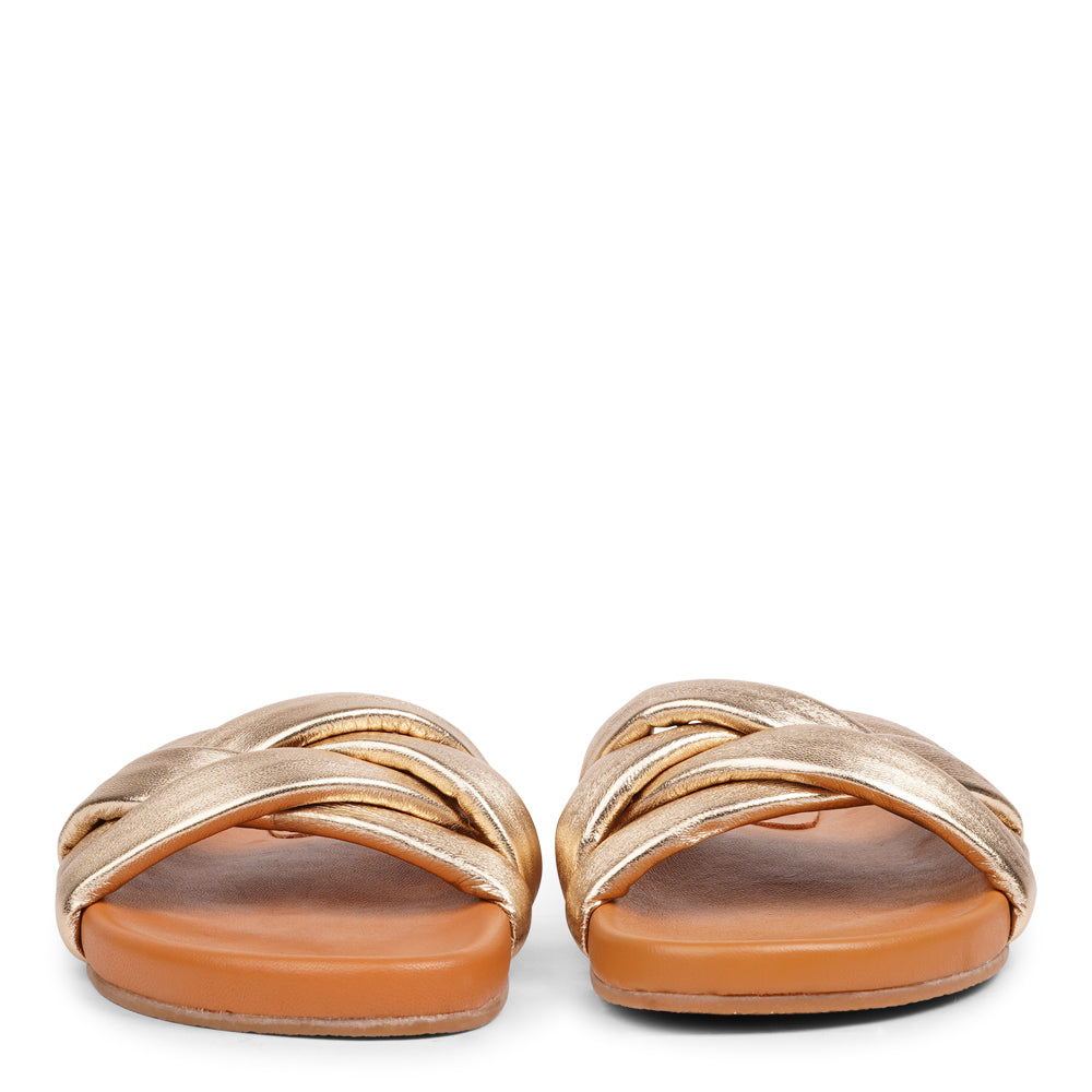Lovelies Studio Denmark -  These soft leather leather sandals come with puffy straps and a full leather covered midsole for the best fit and comfort. th its delicate and soft fabrics, you feel at ease and elegant at the same time. The easy to-go sandals will fit to your feminine dress or your summer jeans.