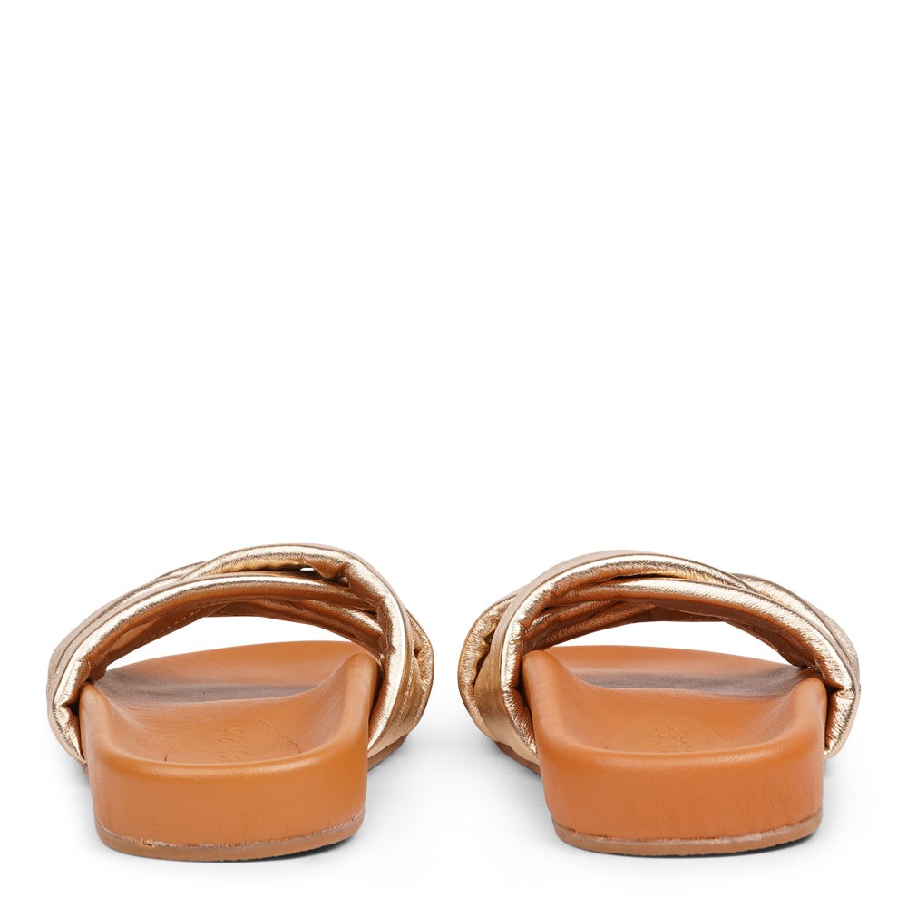 Lovelies Studio Denmark -  These soft leather leather sandals come with puffy straps and a full leather covered midsole for the best fit and comfort. th its delicate and soft fabrics, you feel at ease and elegant at the same time. The easy to-go sandals will fit to your feminine dress or your summer jeans.