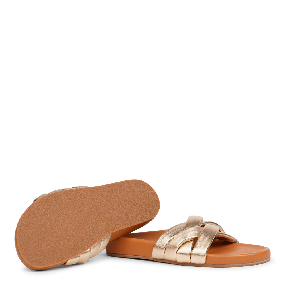 Lovelies Studio Denmark -  These soft leather leather sandals come with puffy straps and a full leather covered midsole for the best fit and comfort. th its delicate and soft fabrics, you feel at ease and elegant at the same time. The easy to-go sandals will fit to your feminine dress or your summer jeans.