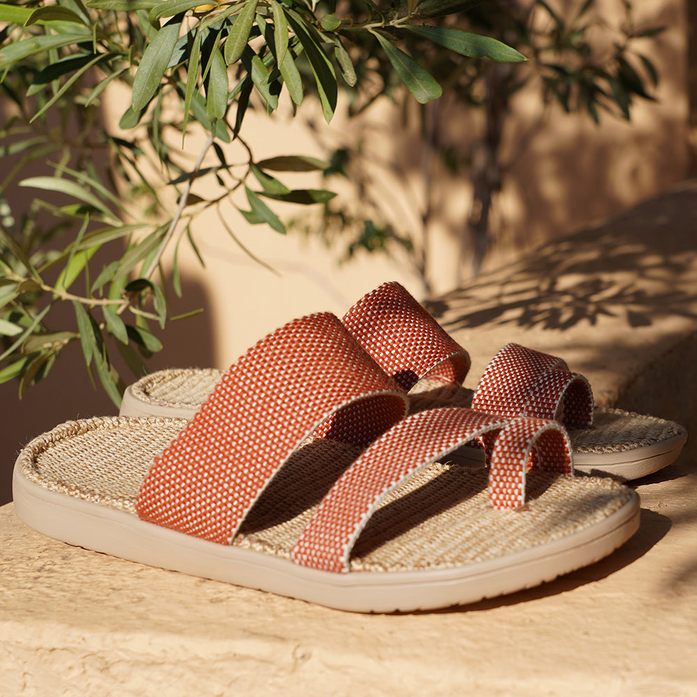 Lovelies Studio - Pinamar, the effortless summer essential. Once you slip into our signature sandals, you may never want to wear anything else. Crafted with soft, delicate materials, they offer the perfect balance of comfort and elegance.
Lightweight and easy to wear, Pinamar sandals come in striking summer hues that pair beautifully with flowy dresses or your favorite light-wash jeans. A must-have for sun-soaked days and breezy evenings.
