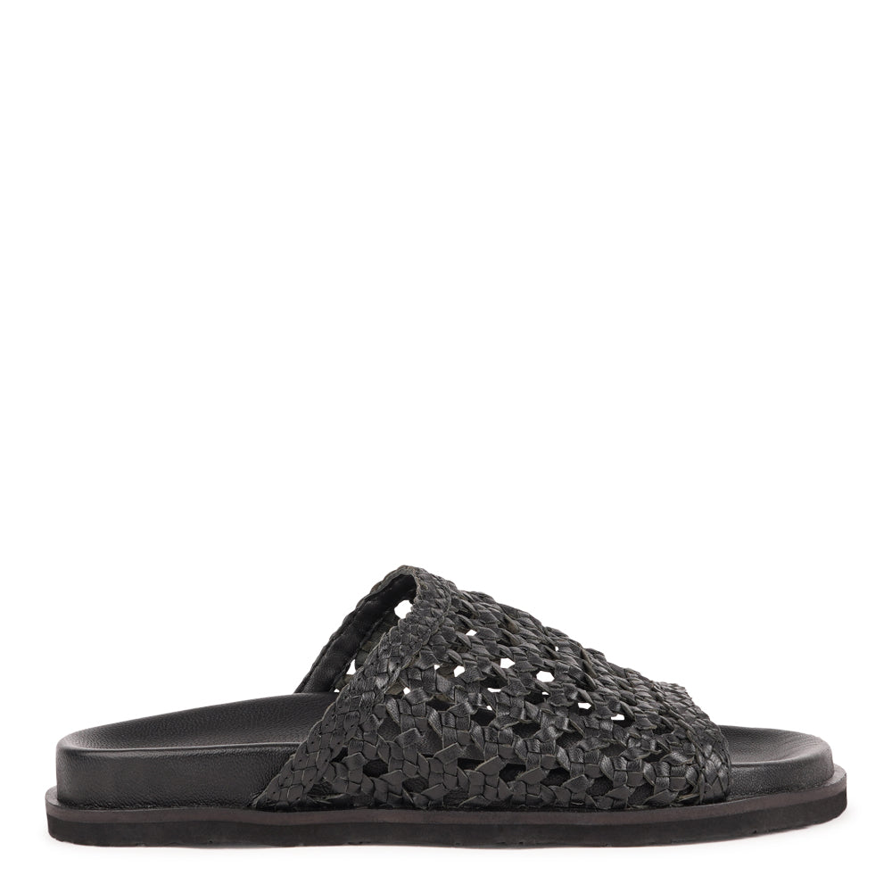 Lovelies Studio - Positano — a beautifully handcrafted leather sandal that blends feminine elegance with everyday comfort. Designed with a wide, handwoven leather strap and a soft leather insole for a natural, comfortable feel.
Crafted from vegetable-tanned leather, the supple yet durable straps are made to age beautifully over time. Finished with a durable rubber outsole for reliable grip, Positano offers both stability and ease—perfect for relaxed daytime wear and more refined evening occasions.