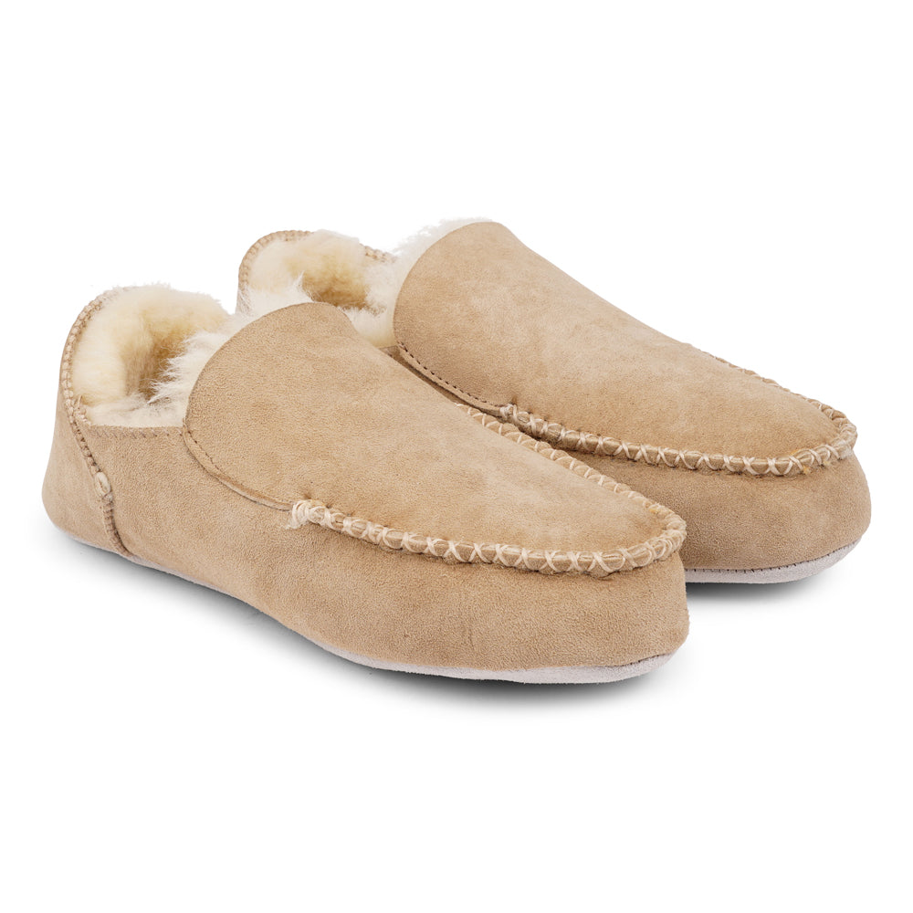 Lovelies Crafted from 100% premium sheepskin, these moccasins not only epitomize elegance but also offer a multitude of practical benefits that cater to the changing seasons.  We are proud to announce that Pumori Shearling Moccasins hold the prestigious LWG Environmental GOLD RATED Certification, a testament to our commitment to sustainable and eco-friendly practices.
