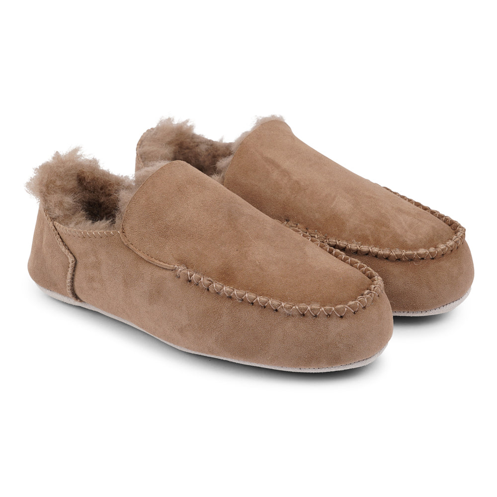 Lovelies Crafted from 100% premium sheepskin, these moccasins not only epitomize elegance but also offer a multitude of practical benefits that cater to the changing seasons.  We are proud to announce that Pumori Shearling Moccasins hold the prestigious LWG Environmental GOLD RATED Certification, a testament to our commitment to sustainable and eco-friendly practices. 