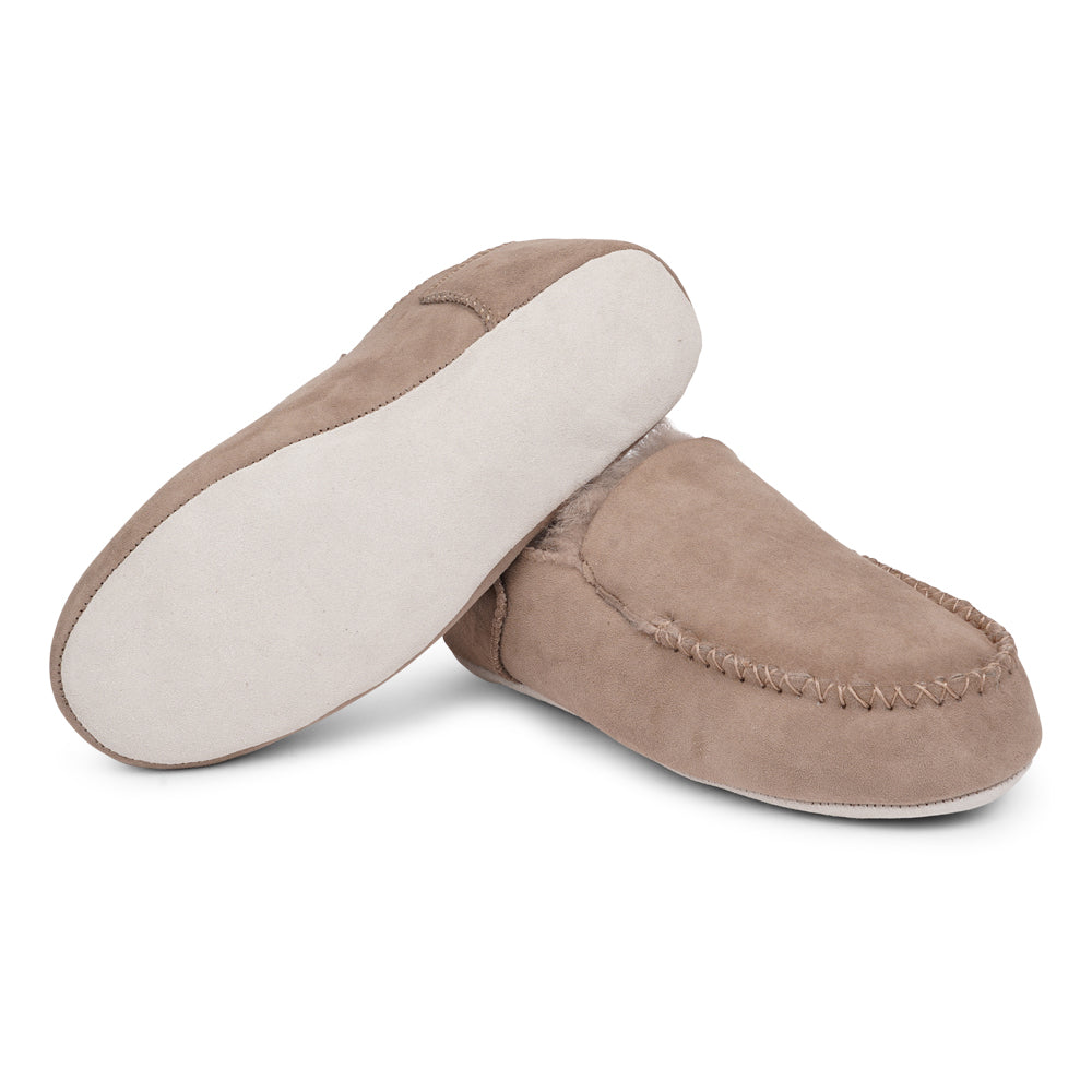 Crafted from 100% premium sheepskin, these moccasins not only epitomize elegance but also offer a multitude of practical benefits that cater to the changing seasons. We are proud to announce that Pumori Shearling Moccasins hold the prestigious LWG Environmental GOLD RATED Certification, a testament to our commitment to sustainable and eco-friendly practices. Indulge in the world of Pumori Shearling Moccasins and experience footwear that transcends the ordinary.