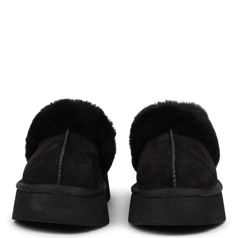 Lovelies - What sets the Robson mules apart is their plush shearling lining, which envelops your feet in a cloud-like cocoon of comfort. The shearling not only adds a touch of opulence but also provides natural insulation, keeping your feet toasty even on the chilliest of days.
But comfort isn't just skin-deep with the Robson mules. The combination of premium nubuck and the resilient rubber sole ensures durability and longevity, making these mules a dependable choice for daily wear.