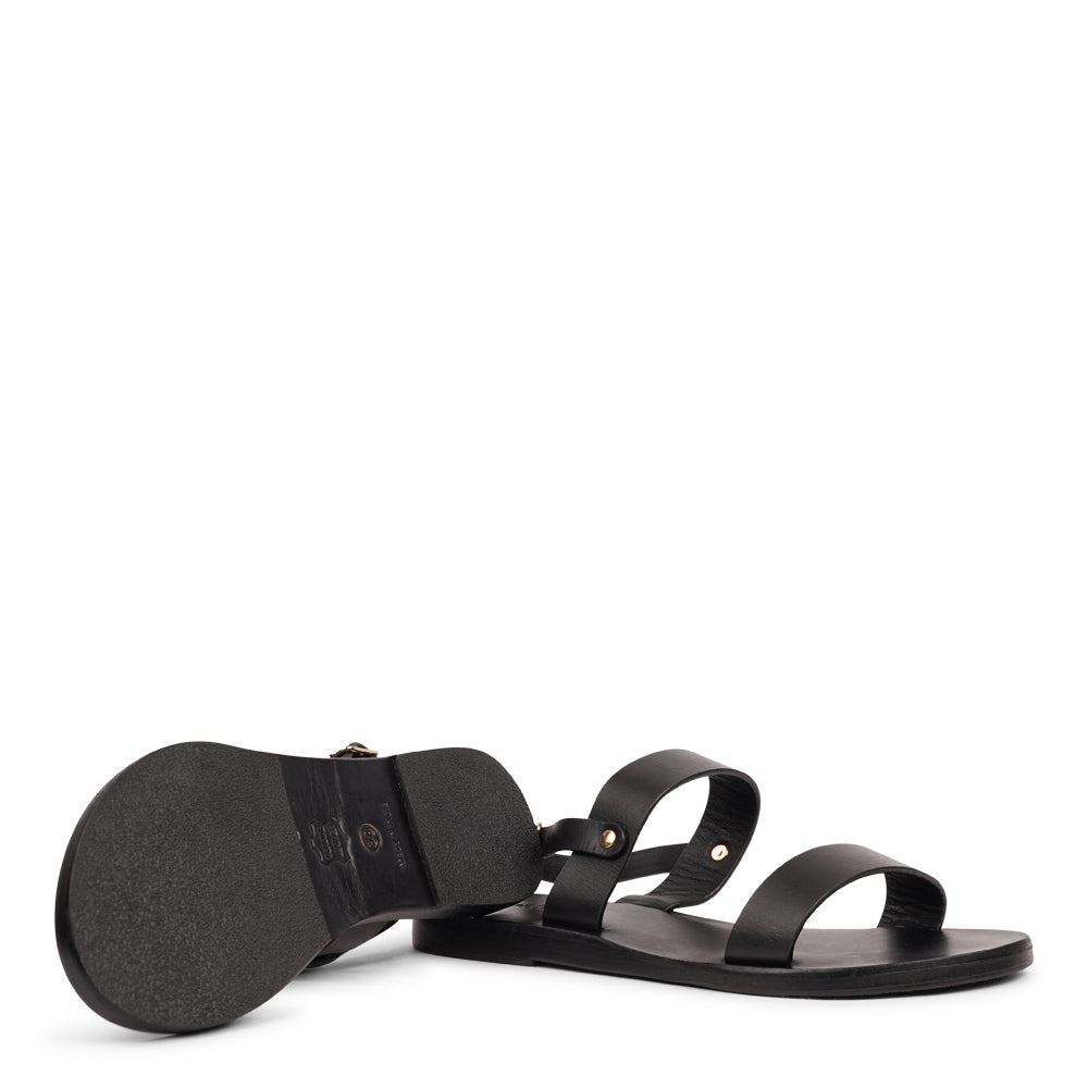 Samo is our finely handcrafted leather sandal, designed to combine graceful style with all-day comfort. Featuring a single adjustable buckle on the heel strap, it provides a secure, custom fit that moves effortlessly with you.
Made from vegetable-tanned buffalo leather, the soft yet durable straps promise long-lasting wear. The leather sole with a rubber grip delivers dependable stability, making Samo the perfect choice for everything from casual outings to more refined occasions.