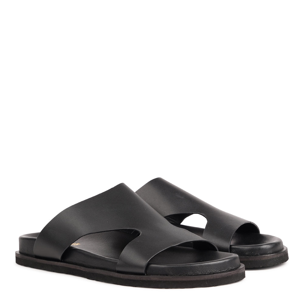 Lovelies Studio - Sassano - a beautifully handcrafted leather sandal that combines feminine elegance with everyday comfort. Designed with a wide upper for enhanced support and a soft leather insole for a natural, comfortable feel.
Crafted from vegetable-tanned leather, the durable straps are made to age beautifully over time. Finished with a sturdy rubber outsole for reliable grip, Sassano offers both stability and ease - perfect for relaxed daytime wear and more refined evening occasions.