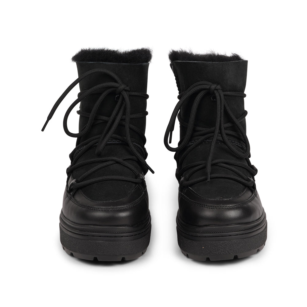 High quality shearling boots Lovelies shearling boots bring softness and warmth to your feet this autumn. With soft and durable rubber soles plus a gorgeous design you're perfectly suited for the wintertime. Enjoy your Lovelies!