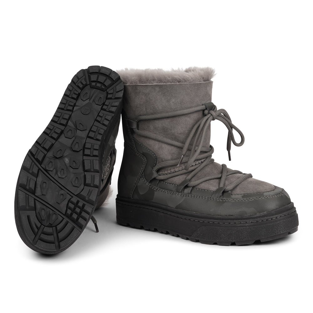 High quality shearling boots Lovelies shearling boots bring softness and warmth to your feet this autumn. With soft and durable rubber soles plus a gorgeous design you're perfectly suited for the wintertime. Enjoy your Lovelies!