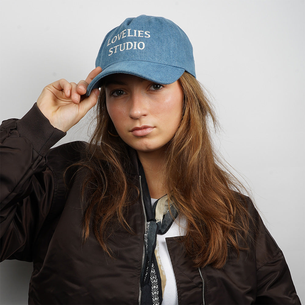 TOLLO - Denim Cap with Lovelies Embroidery
Top off your look with the Tollo Cap — a classic cotton cap featuring the iconic Lovelies embroidered logo. Effortlessly cool and made for everyday wear, it's the finishing touch your outfit has been waiting for.
With its adjustable back strap for best fit. 