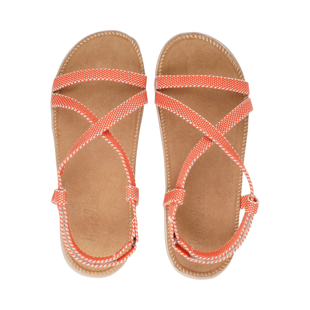 Lovelies Studio - Danish design - Aguas Blanca, the epitome of comfort and style in a sandal. Experience unparalleled softness with its luxurious suede insole, complemented by a double layer of sturdy rubber soles that provide the perfect bounce in every step. The innovative design features straps that elegantly encircle the heel, ensuring an impeccable fit and secure hold. Elevate your footwear game with Aguas Blanca – where cushioned elegance meets durable sophistication.